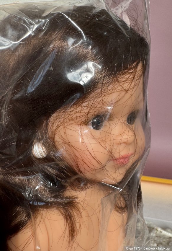 Клео Паола Рейна с серёжками 2018 год (фото 2)