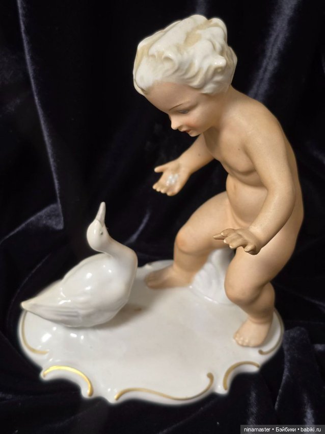 Путти с гусем", фарфор, роспись, Schaubach-Kunst, Wallendorf, Германия, 1926-1953 гг