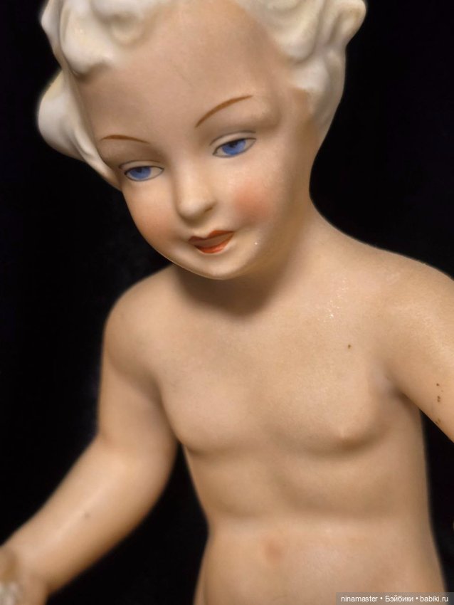 Путти с гусем", фарфор, роспись, Schaubach-Kunst, Wallendorf, Германия, 1926-1953 гг