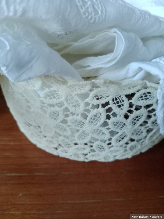 Антикварная ткань и кружево в ажурной корзинке (фото 5)