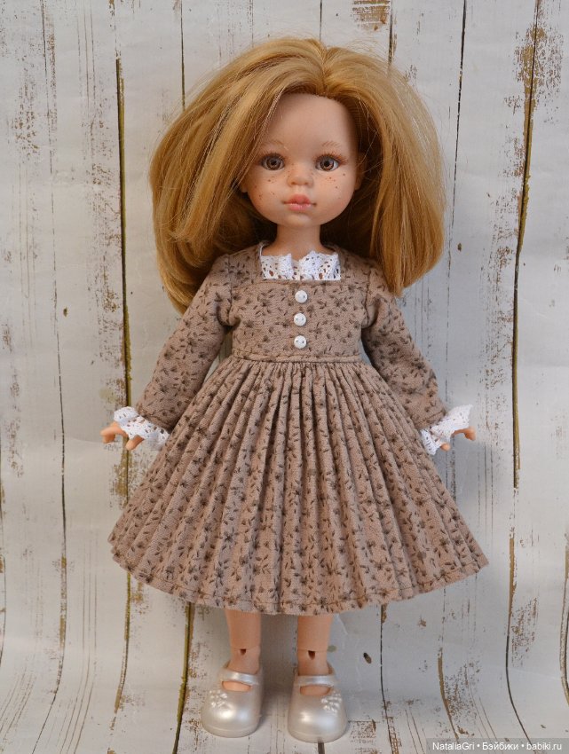 Платье на куклу Паола Рейна