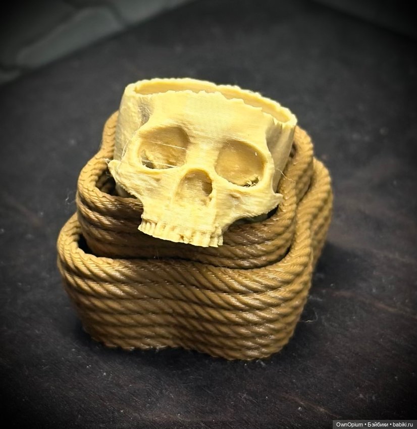 Набор плетеных корзин и череп чаша для ведьм 1:6