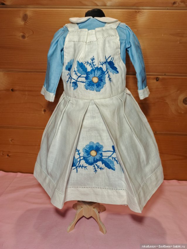 Комплект платье и фартук для антикварной или винтажной куклы
