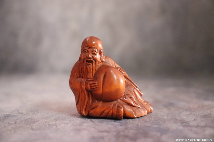 Нэцкэ «Дзюродзин с персиком»