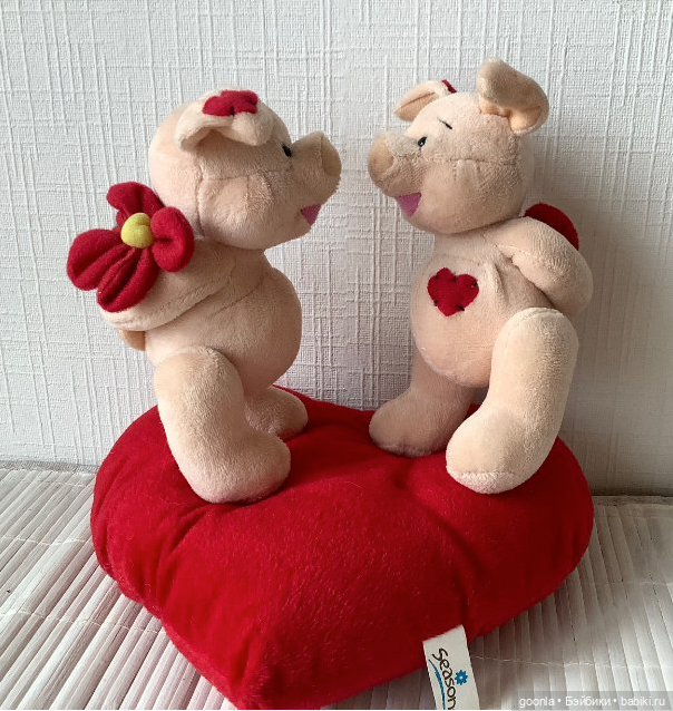 Влюбленные свинки — Игрушки для детей