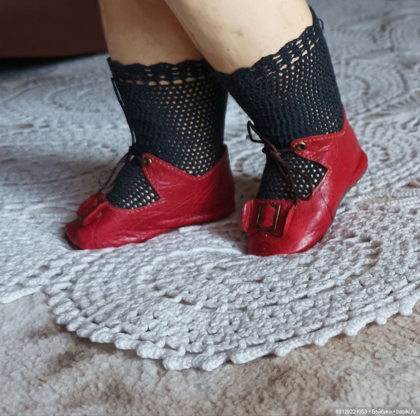 Носочки для антикварной куклы