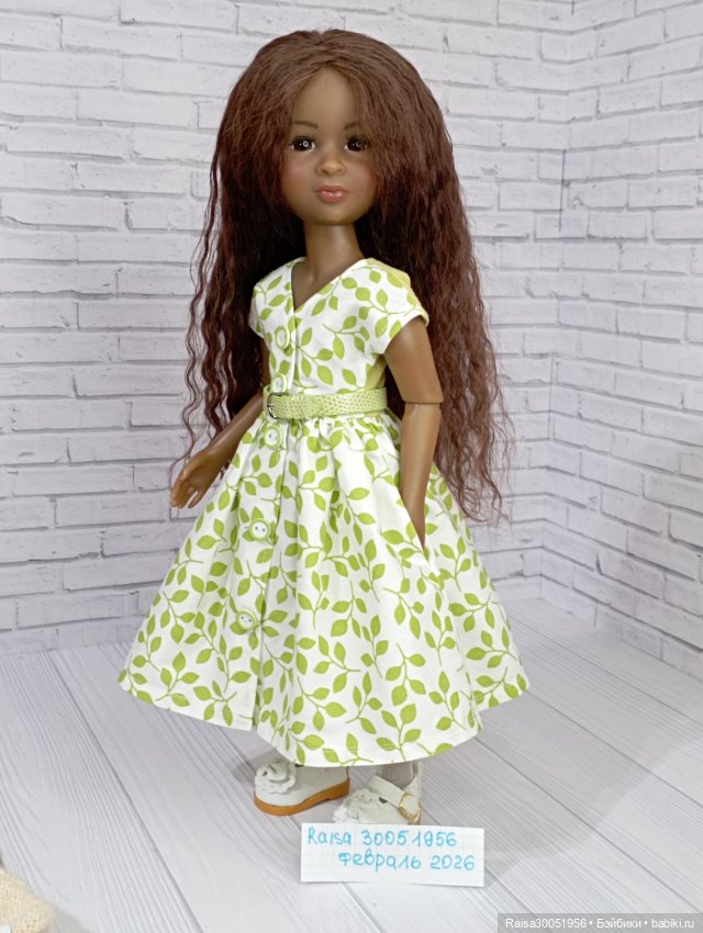 Платье для кукол Руби Ред 37см (фото 3)