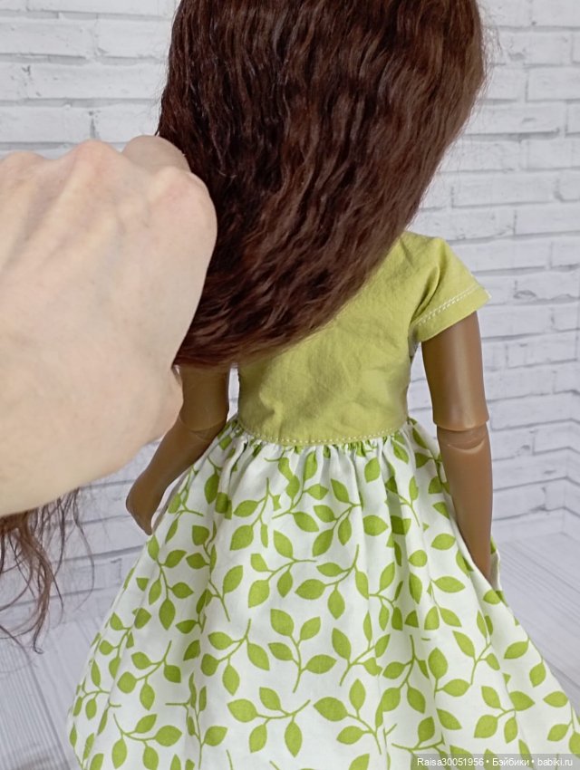 Платье для кукол Руби Ред 37см (фото 4)