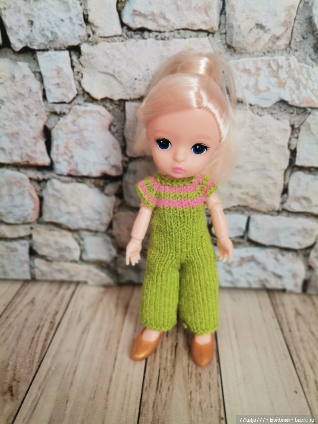 Новая "порция " вязаной одежды для маленькой куколки 11-12см (фото 4)
