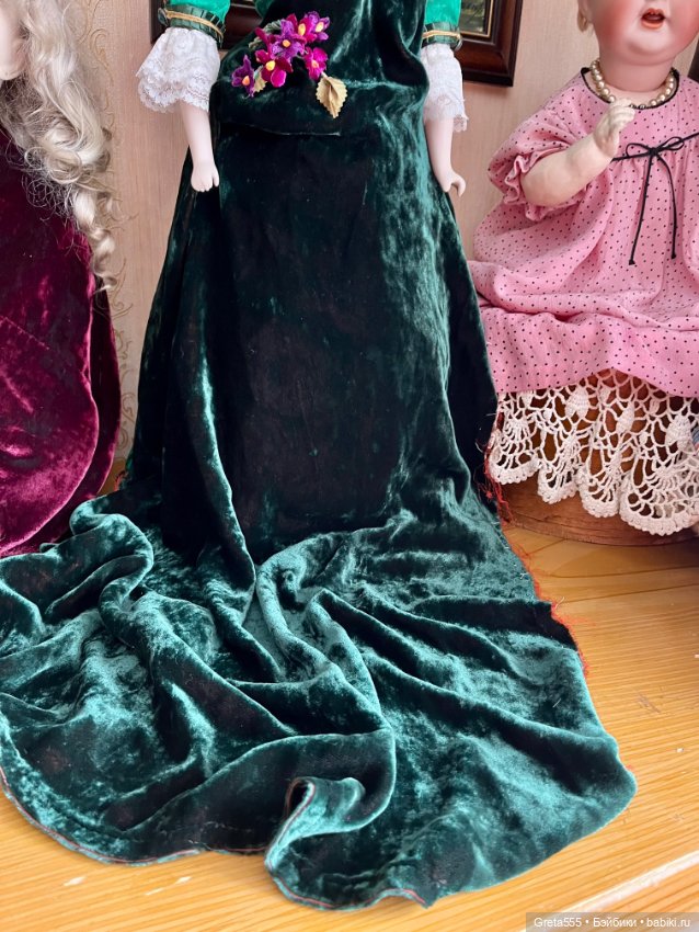 Кусок антикварного шелкового бархата , красивый темно-зеленый цвет