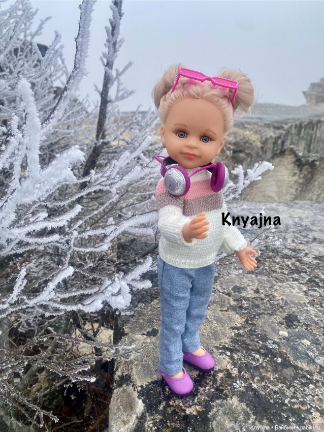 Джемпер , наушники и очки Паола Рейна (фото 5)