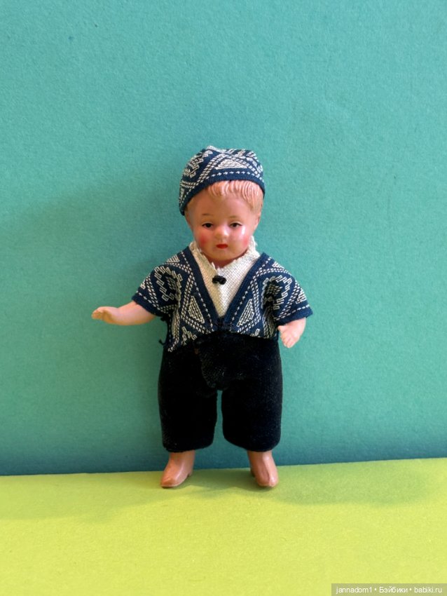 Очень редкая целлулоидная куколка Juno с рельефными волосами, высота 8,5 см