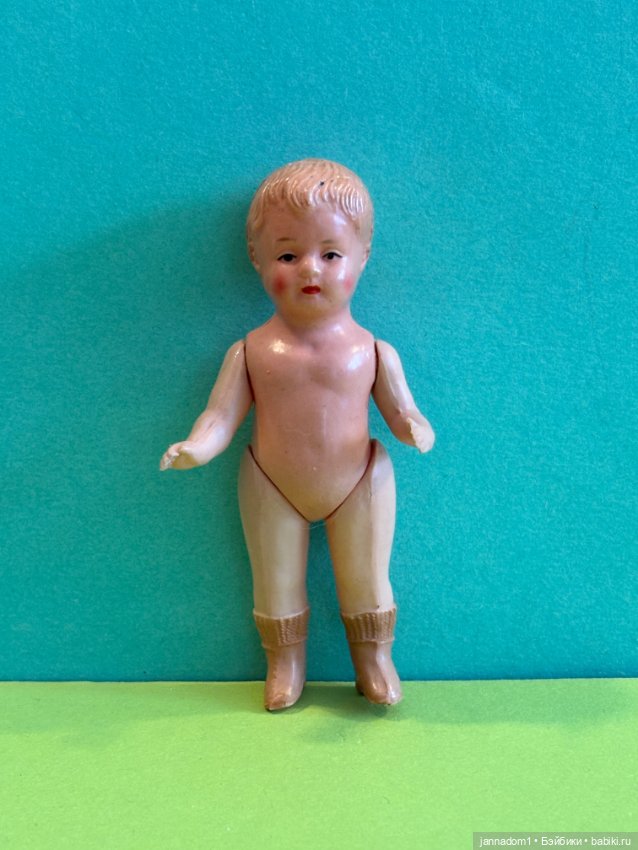 Очень редкая целлулоидная куколка Juno с рельефными волосами, высота 8,5 см (фото 8)
