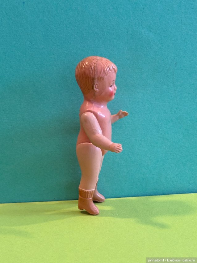 Очень редкая целлулоидная куколка Juno с рельефными волосами, высота 8,5 см (фото 7)