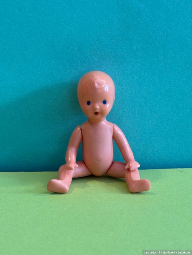 Чешский пупсик из колкого пластика, высота 8,5 см