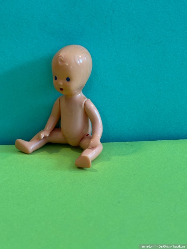Чешский пупсик из колкого пластика, высота 8,5 см (фото 4)