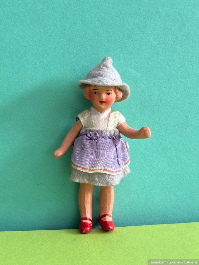 Керамическая куколка Ari, Германия, с рельефными волосами, высота 10 см