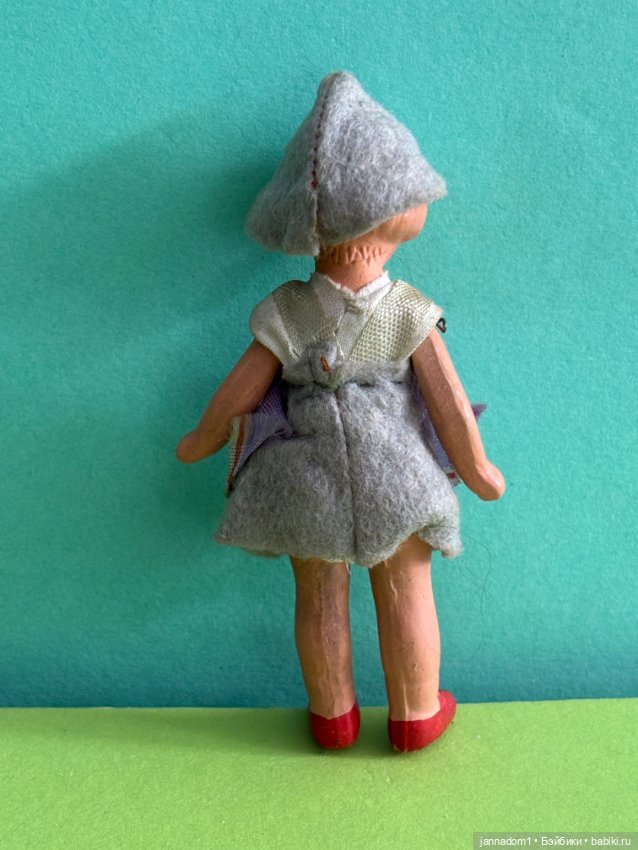 Керамическая куколка Ari, Германия, с рельефными волосами, высота 10 см (фото 3)