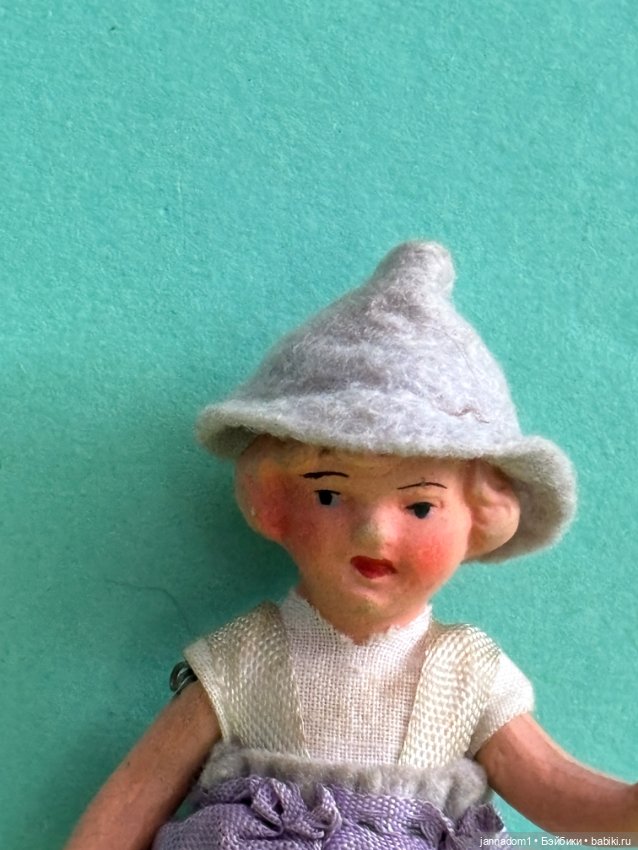 Керамическая куколка Ari, Германия, с рельефными волосами, высота 10 см (фото 2)