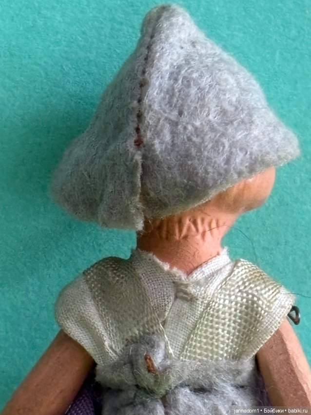 Керамическая куколка Ari, Германия, с рельефными волосами, высота 10 см (фото 4)