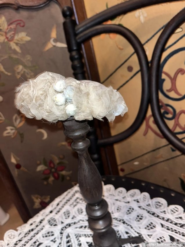 Воздушная шляпка из старинных материалов для антикварных кукол (фото 2)