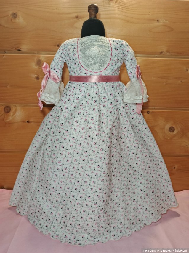 Платье на большую антикварную или винтажную куклу, ростом 65-70 см