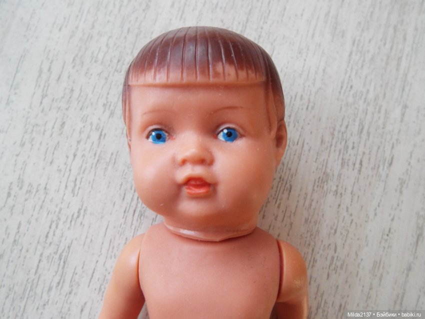 Голубоглазая малышка с зубками (фото 2)