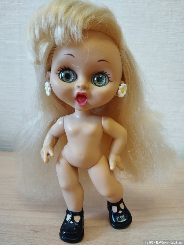 Маленькая кузина Школьница из коллекции Little Cousin 2002 (фото 3)