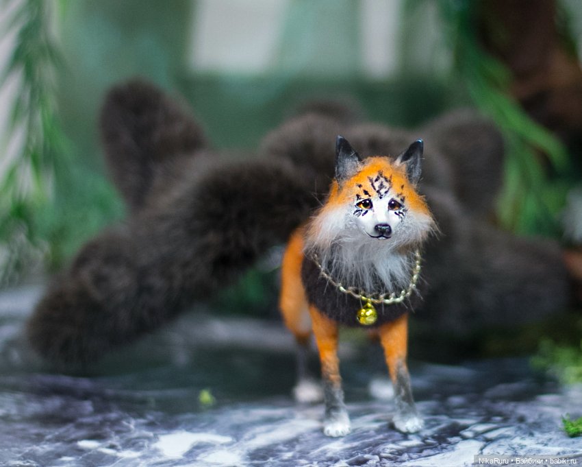 Лиса Кицунэ в смешанной технике подвижная