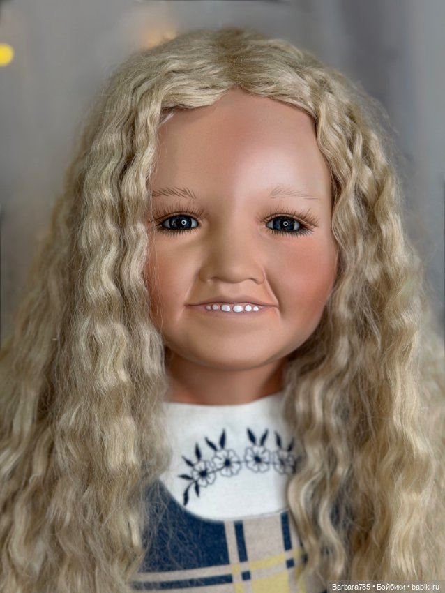 Белокурая красотка от Susan Lippl