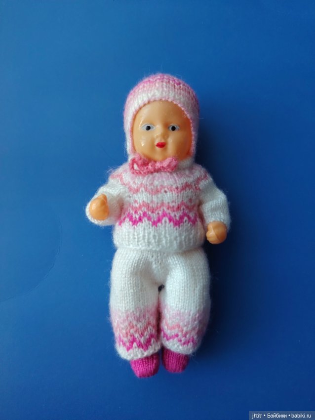 Пупс целлулоидный в шкатулке с одеждой (фото 8)