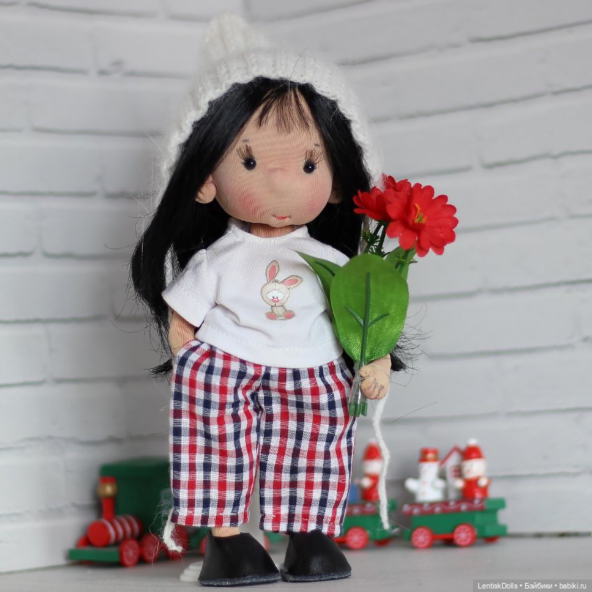 Текстильная куколка ручной работы (фото 2)