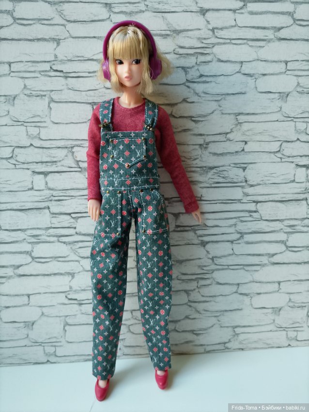 Одежда на Момоко поппи барби петит комбинезон Луи вюттон и лонгслив- боди