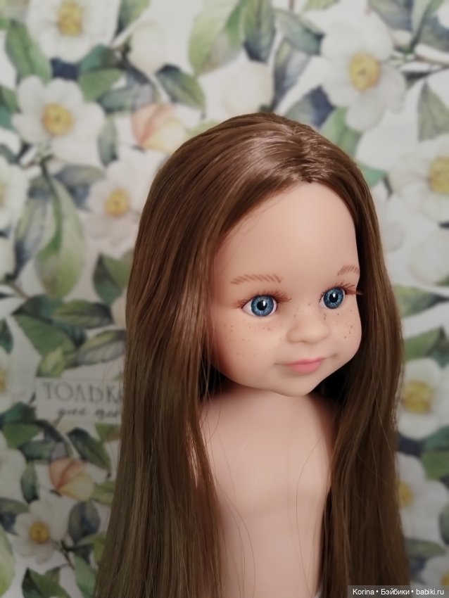 Клео Паола Рейна с длинными волосами