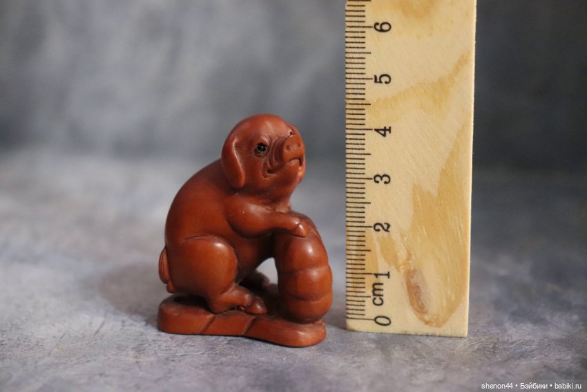 Нэцкэ "Поросенок с тыквой". Винтаж