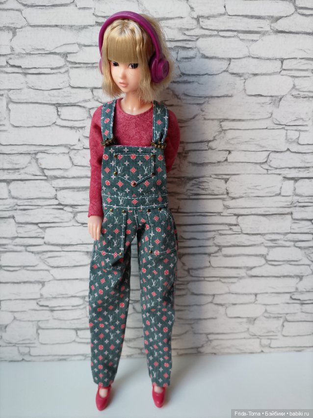 Одежда на Момоко поппи барби петит комбинезон Луи вюттон и лонгслив- боди (фото 6)