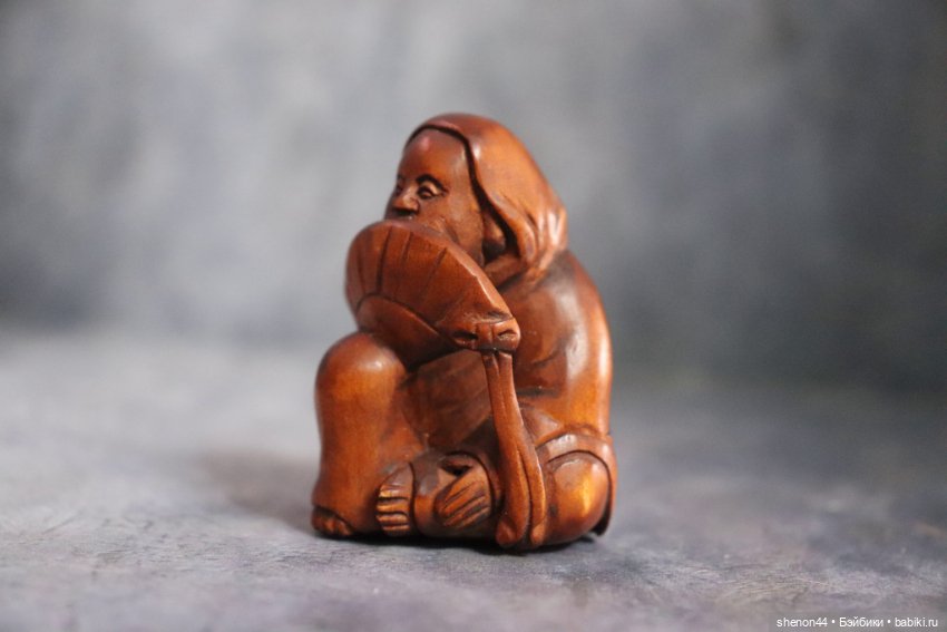 Нэцкэ "Гейша с веером" — Статуэтки