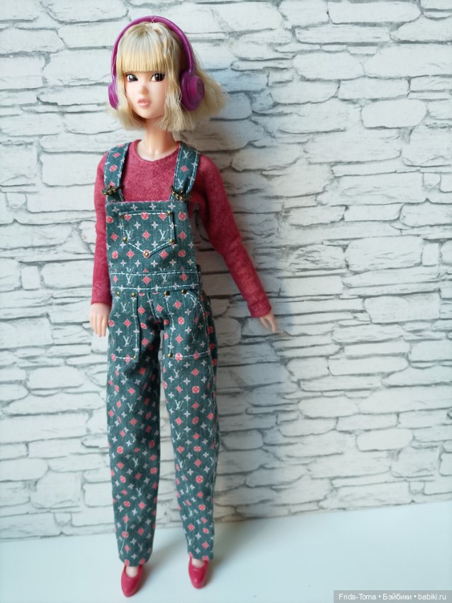 Одежда на Момоко поппи барби петит комбинезон Луи вюттон и лонгслив- боди (фото 2)