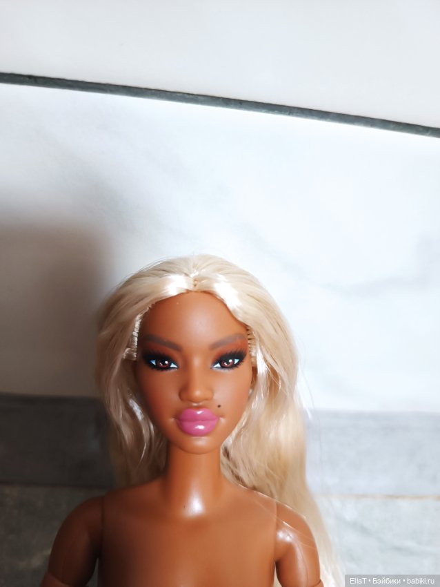 Лот кукол Барби ( Barbie Styled by Patti Wilson, Виктория лукс и ещё 2 його тела) (фото 3)