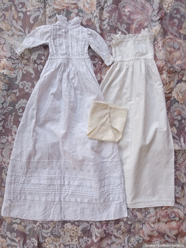 Антикварный крестильный комплект для куклы