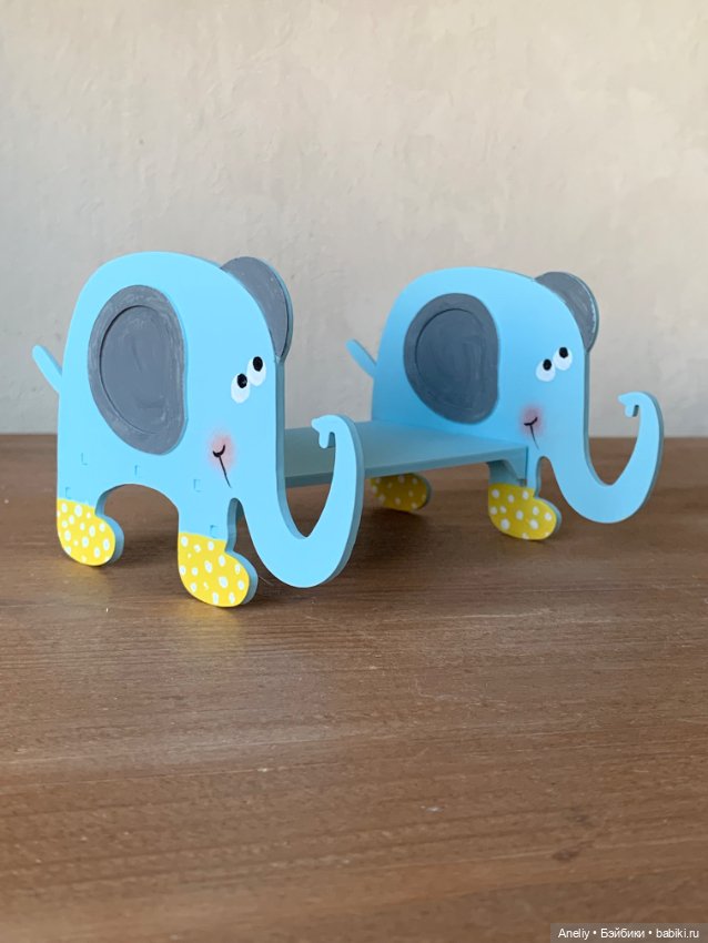 Кровать «Голубой слон» — Кукольная мебель (фото 2)