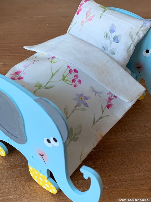 Кровать «Голубой слон» — Кукольная мебель (фото 4)