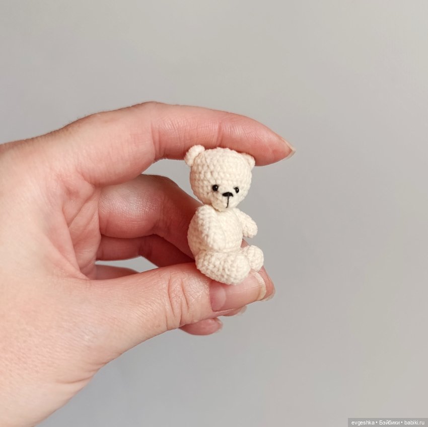 Мишка 4 см. Вязаная миниатюрная игрушка