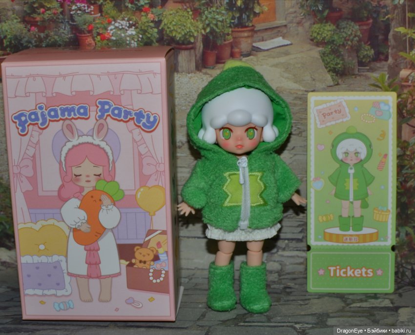 Кукла Mini World pajama party, Godzilla №1