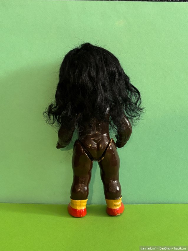 Композитная куколка негритчночка с зубками и паричком, высота 18 см (фото 5)