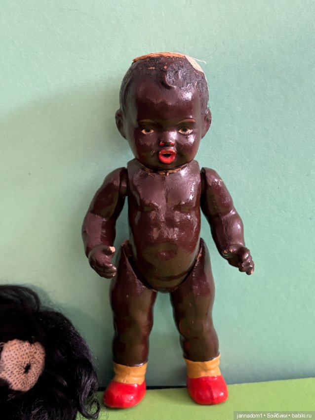 Композитная куколка негритчночка с зубками и паричком, высота 18 см (фото 7)