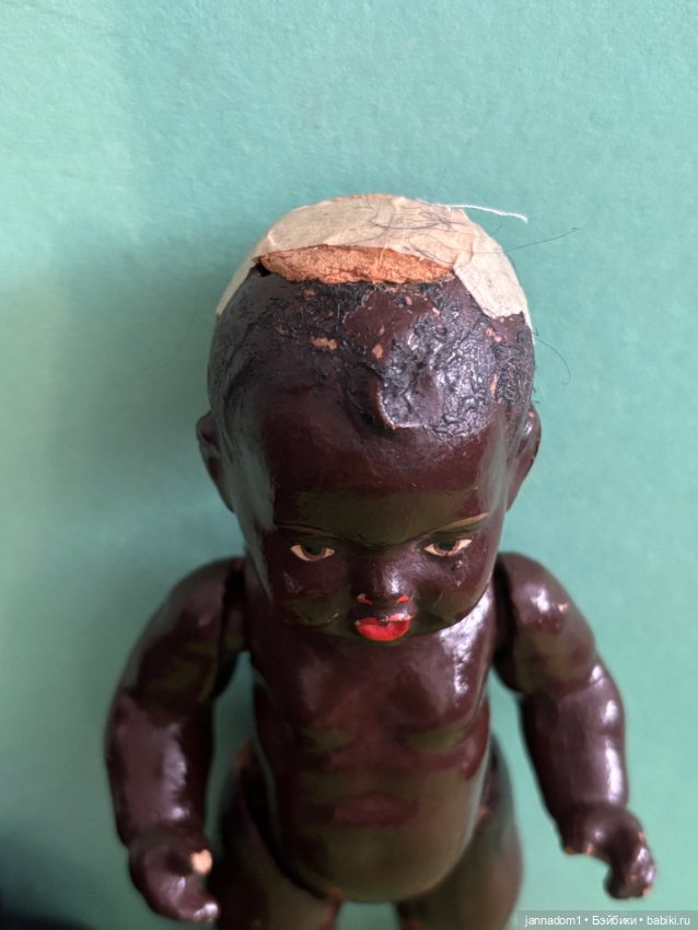 Композитная куколка негритчночка с зубками и паричком, высота 18 см (фото 8)