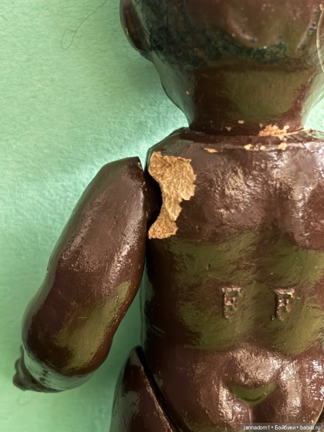 Композитная куколка негритчночка с зубками и паричком, высота 18 см (фото 10)