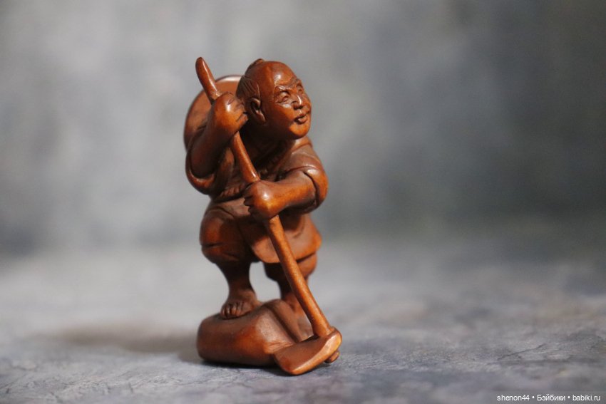 Нэцкэ "Крестьянин с мотыгой". Подписана (фото 2)