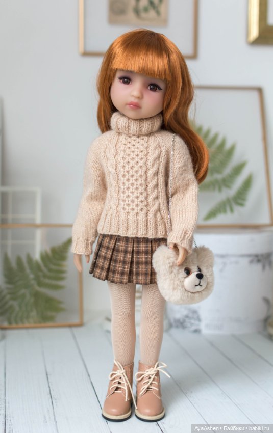 Одежда для Ruby Red Руби Ред: пальто, наушники, свитер, юбка, колготки, сумка (фото 8)